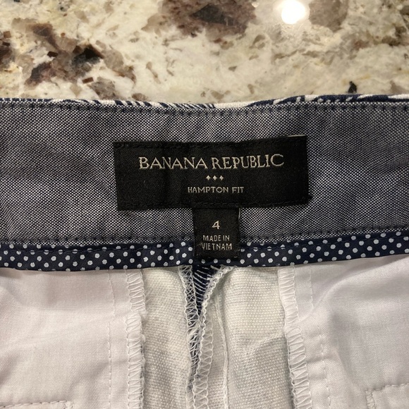 Leaf print shorts, Banana Republic, Hamilton fit - Picture 2 of 5